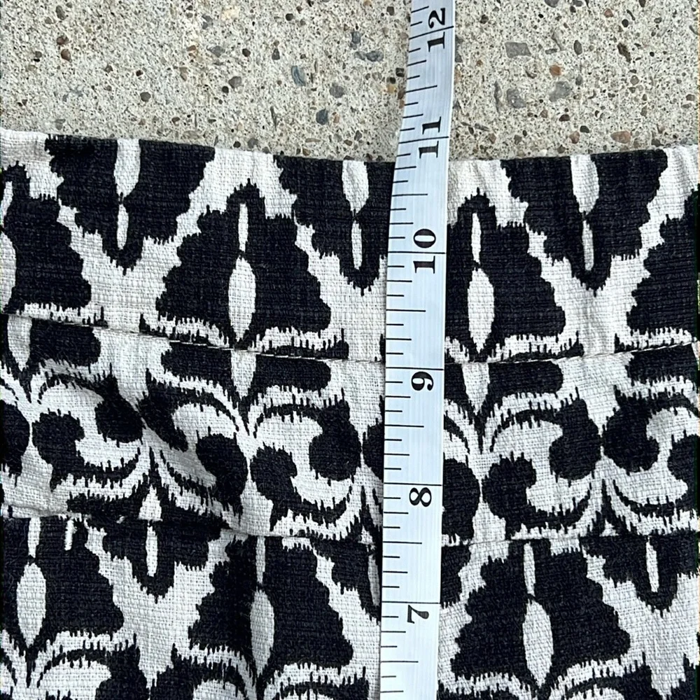 Anthropologie Cartonnier Lithograph
Black White Print High Waist Shorts Size 6 - Picture 9 of 12